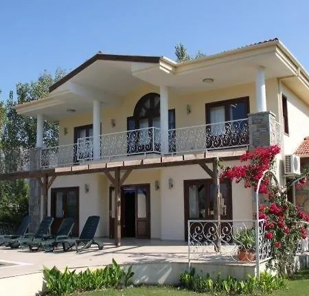 Villa Izmir De Luks Havuzlu Kiralik Çeşme